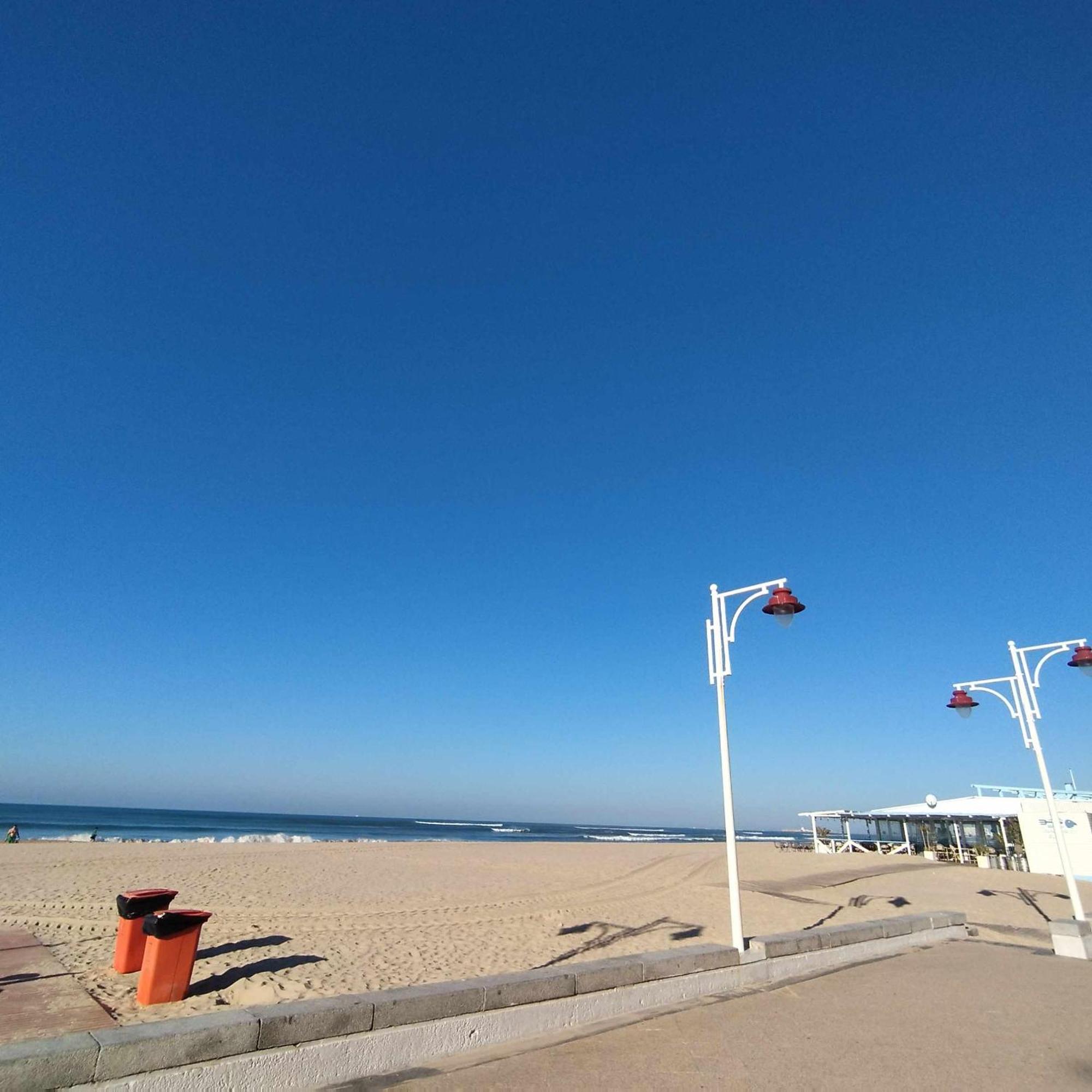 Encantador Apartamento Frente A La Playa Victoria Apartment Cádiz Exterior photo